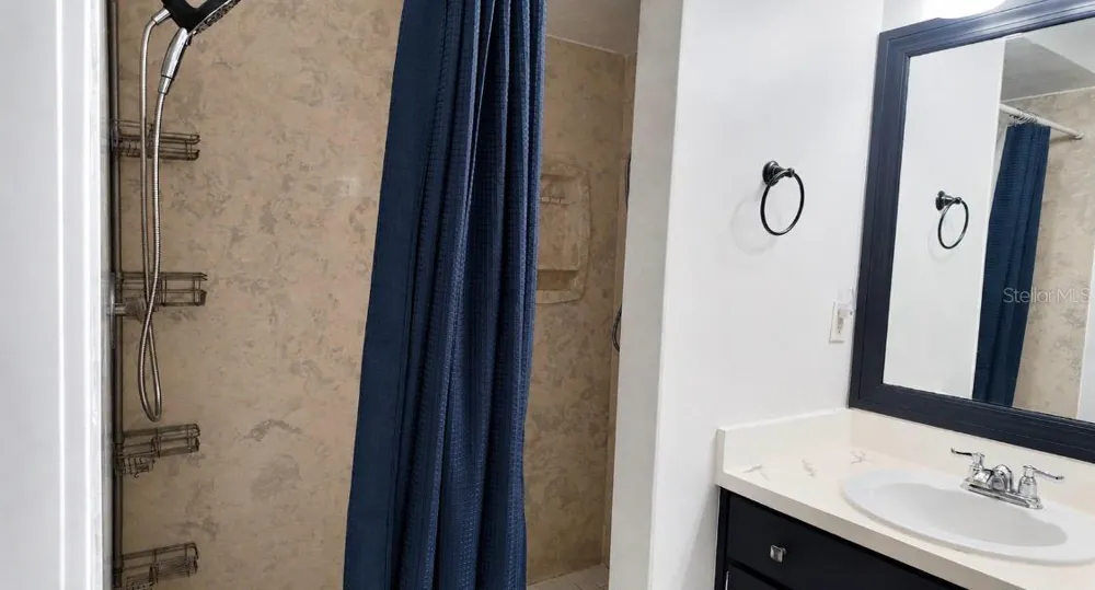 1055 HOLDEN AVENUE Orlando, FL 32839