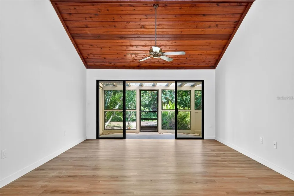 7607 4TH AVENUE W Bradenton, FL 34209