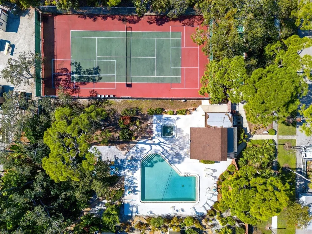 7607 4TH AVENUE W Bradenton, FL 34209