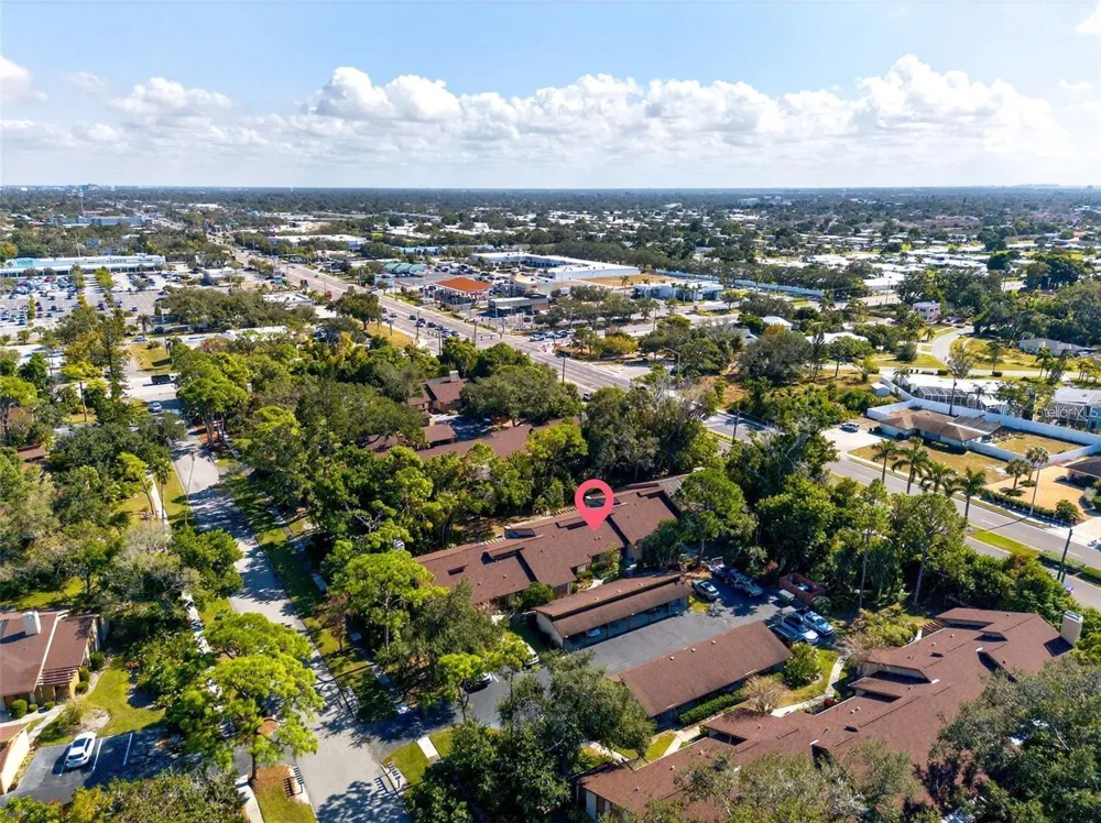 7607 4TH AVENUE W Bradenton, FL 34209