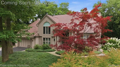 4979 Oak Hollow