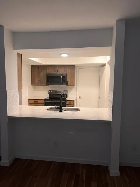 805 Summercreek Drive