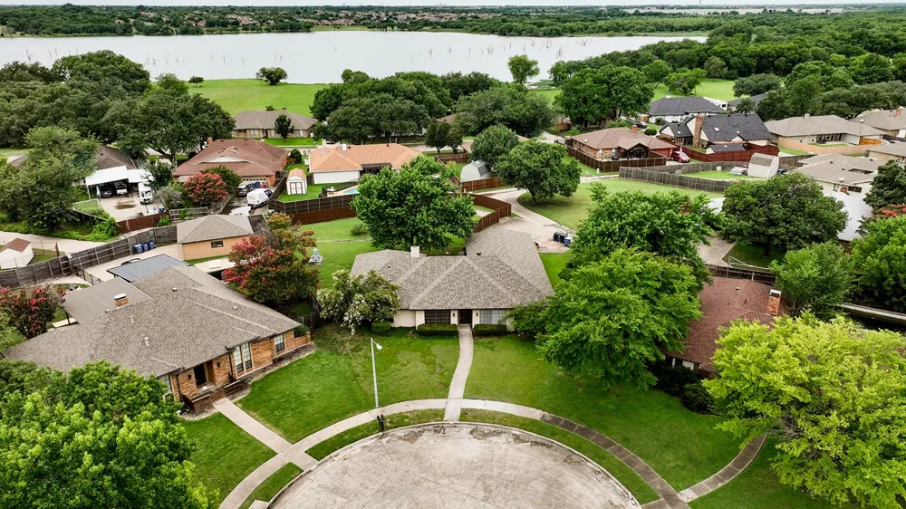 6809 Fawn Valley Place Rowlett, TX 75089