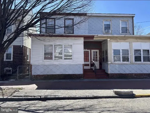 302 MONMOUTH STREET