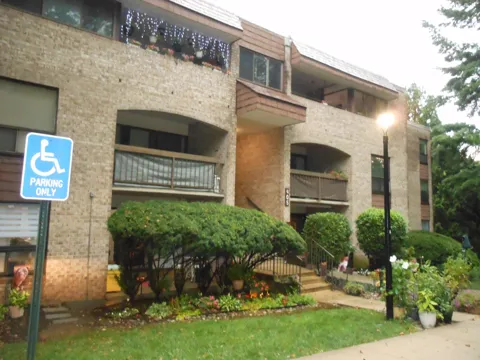 405 CHRISTOPHER AVENUE #40