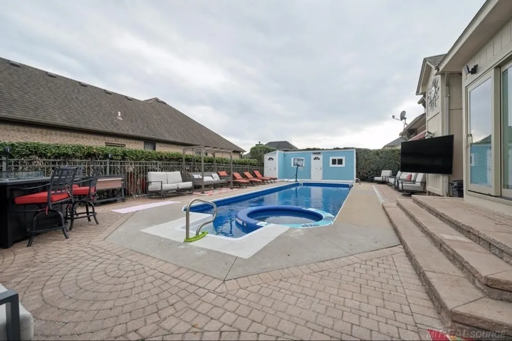 20064 Chesterbrook Drive Macomb Township, MI 48044