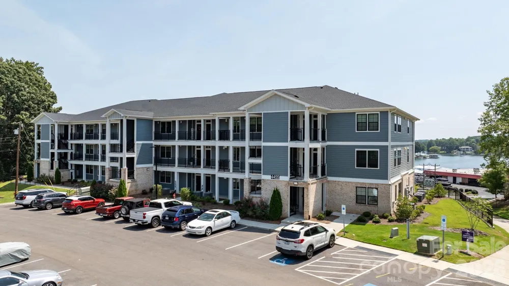4455 Reed Creek Drive #202 Sherrills Ford, NC 28673