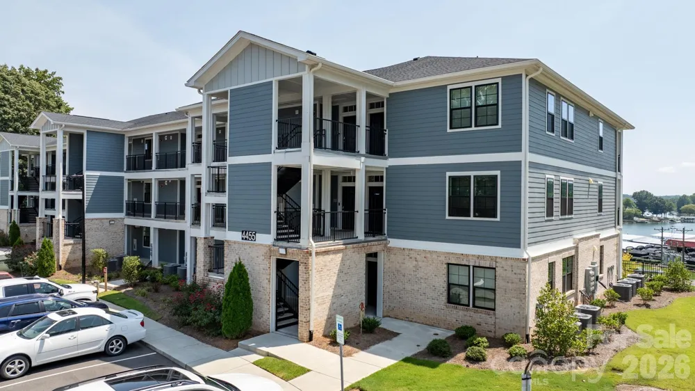 4455 Reed Creek Drive #202 Sherrills Ford, NC 28673