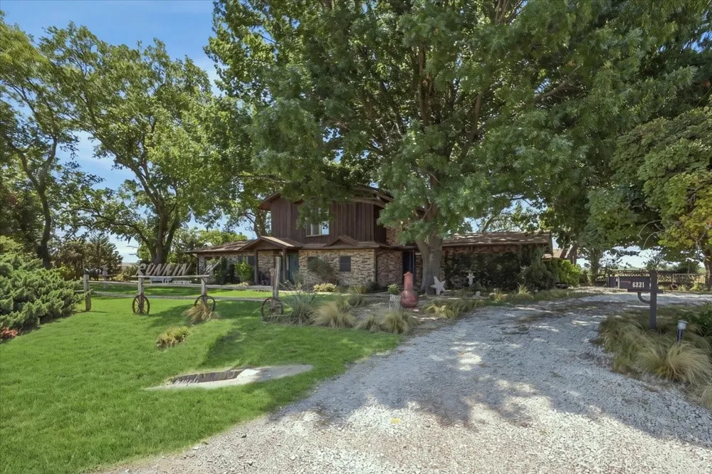 6221 Highway 8 Desdemona, TX 76445
