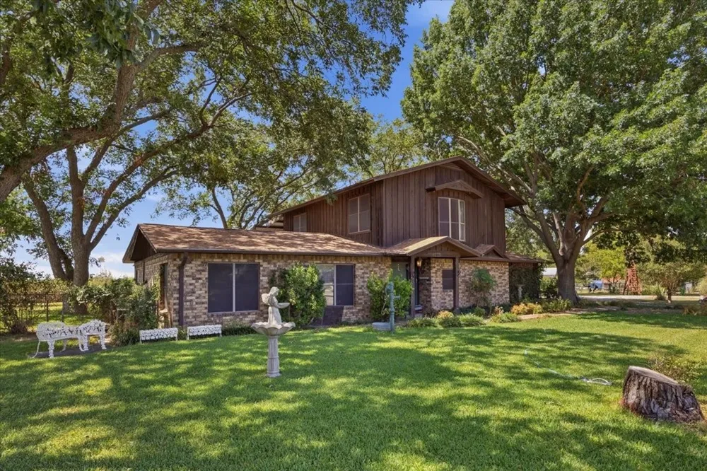 6221 Highway 8 Desdemona, TX 76445
