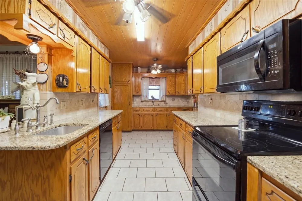 6221 Highway 8 Desdemona, TX 76445