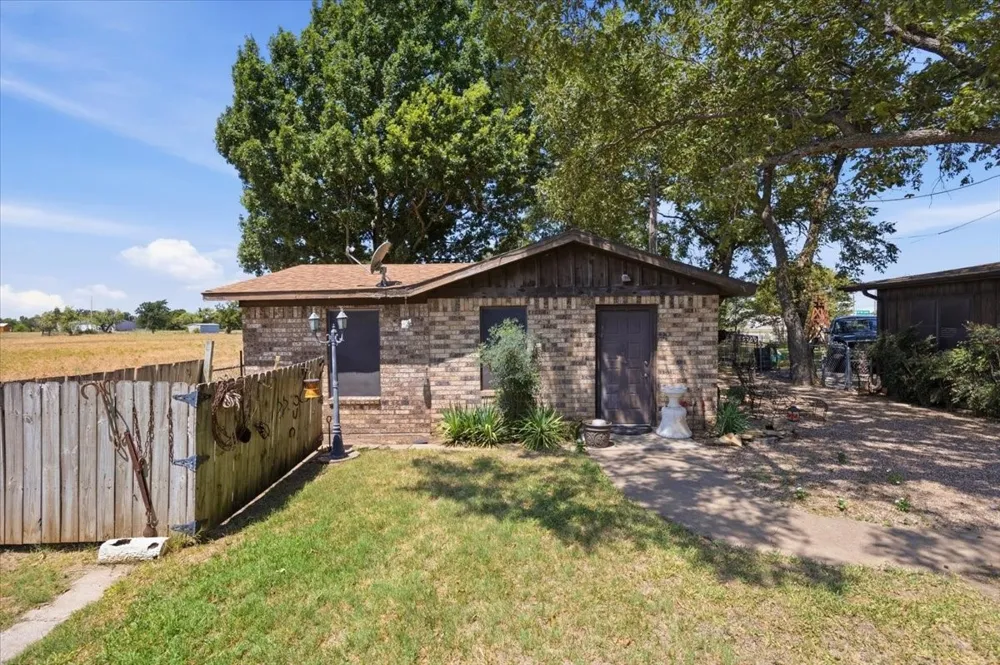 6221 Highway 8 Desdemona, TX 76445