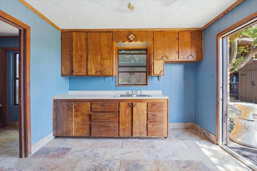 6221 Highway 8 Desdemona, TX 76445