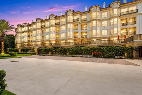 7575 Kirby Drive #1113