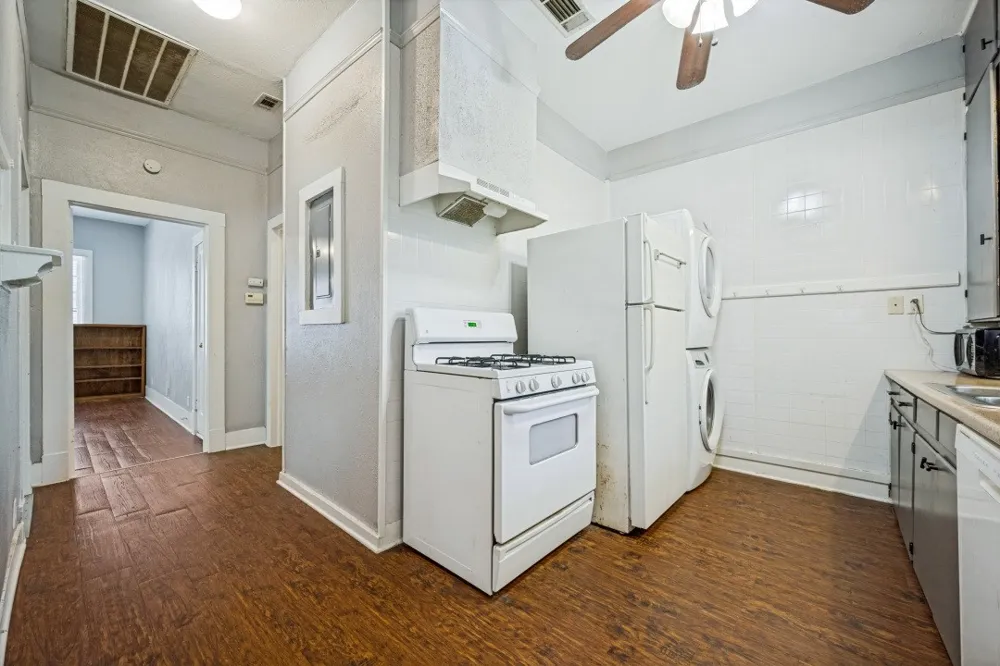 904 W Hickory Street #B Denton, TX 76201