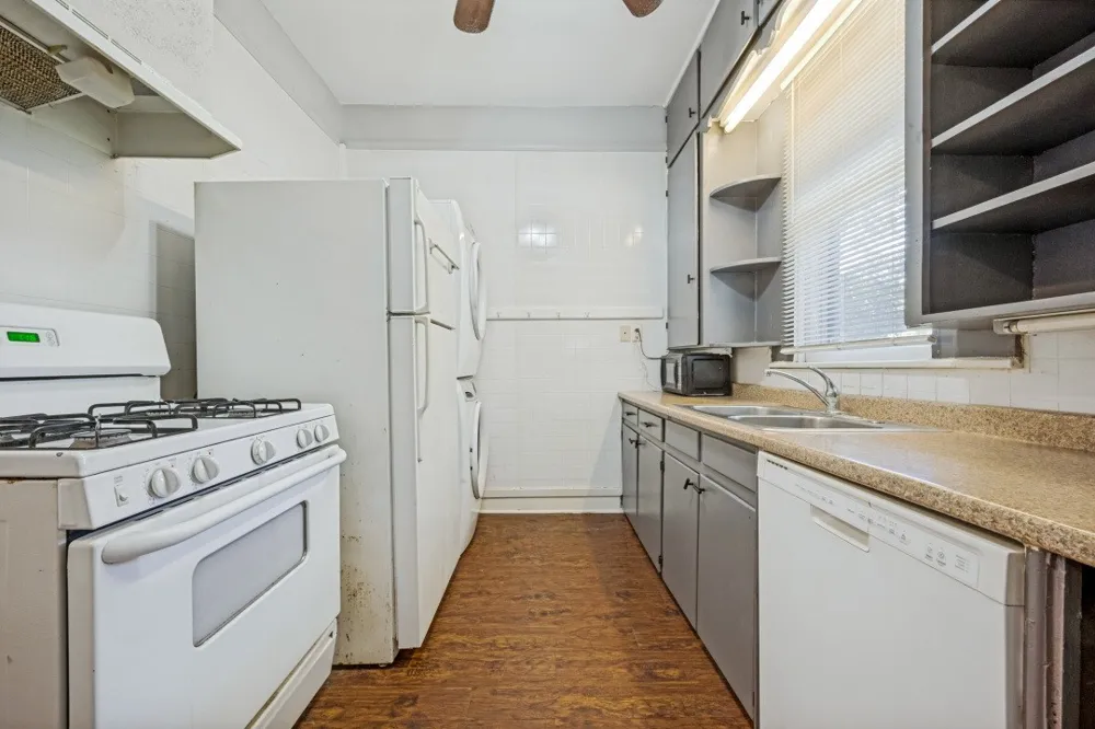 904 W Hickory Street #B Denton, TX 76201