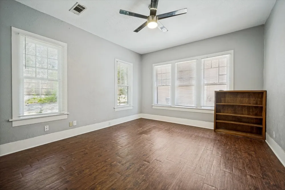 904 W Hickory Street #B Denton, TX 76201