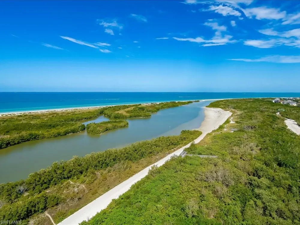 320 Seaview Court #904 Marco Island, FL 34145