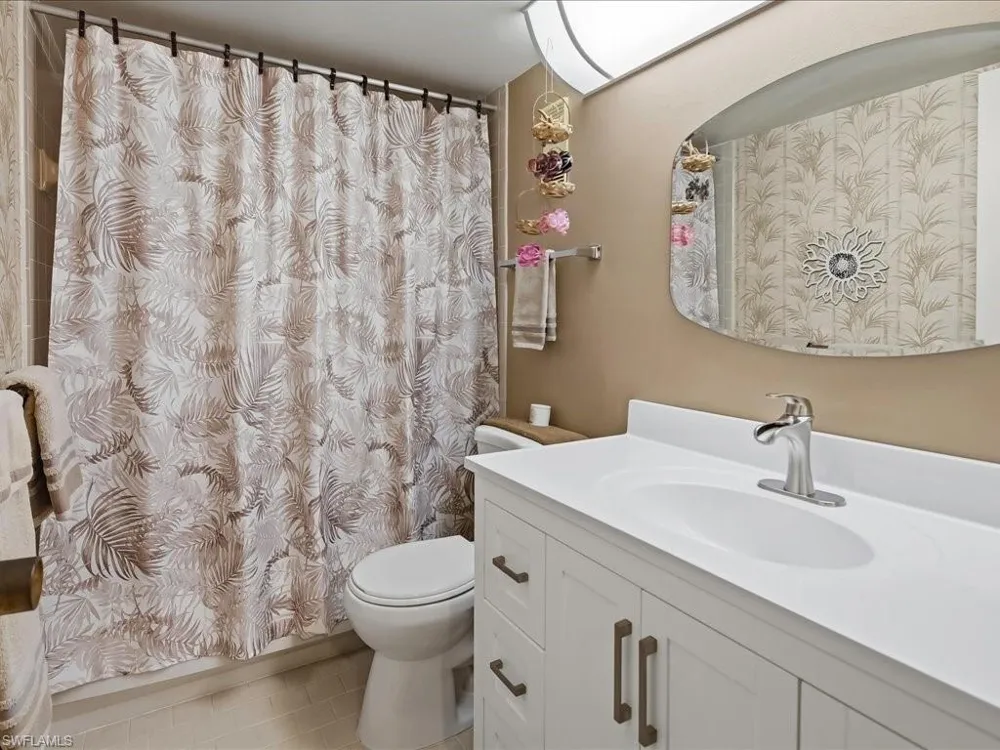 320 Seaview Court #904 Marco Island, FL 34145