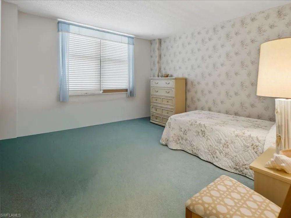 320 Seaview Court #904 Marco Island, FL 34145
