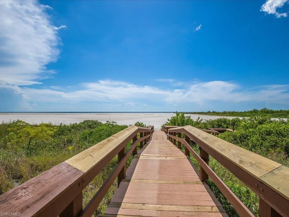 320 Seaview Court #904 Marco Island, FL 34145