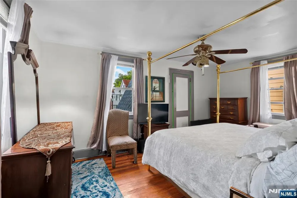 121 Schofield Newark, NJ 07106