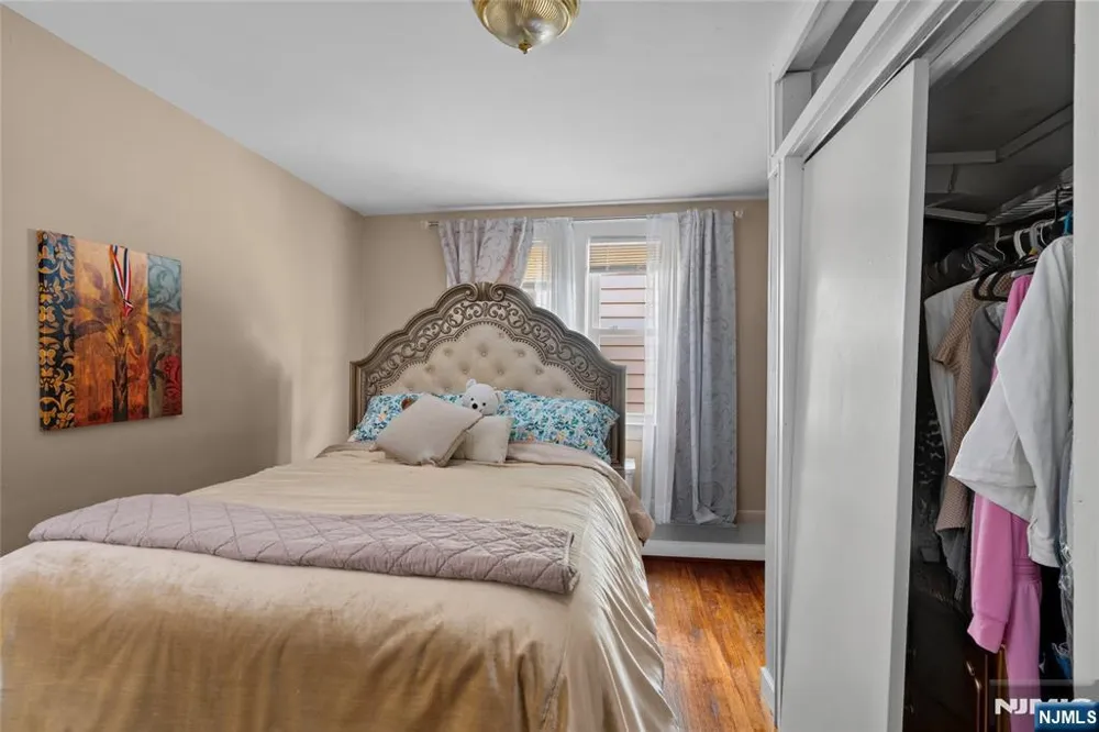 121 Schofield Newark, NJ 07106