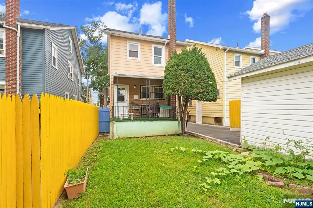 121 Schofield Newark, NJ 07106