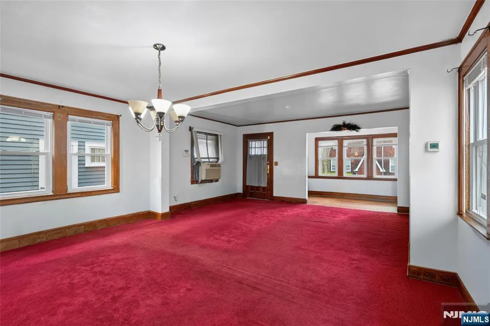 121 Schofield Newark, NJ 07106