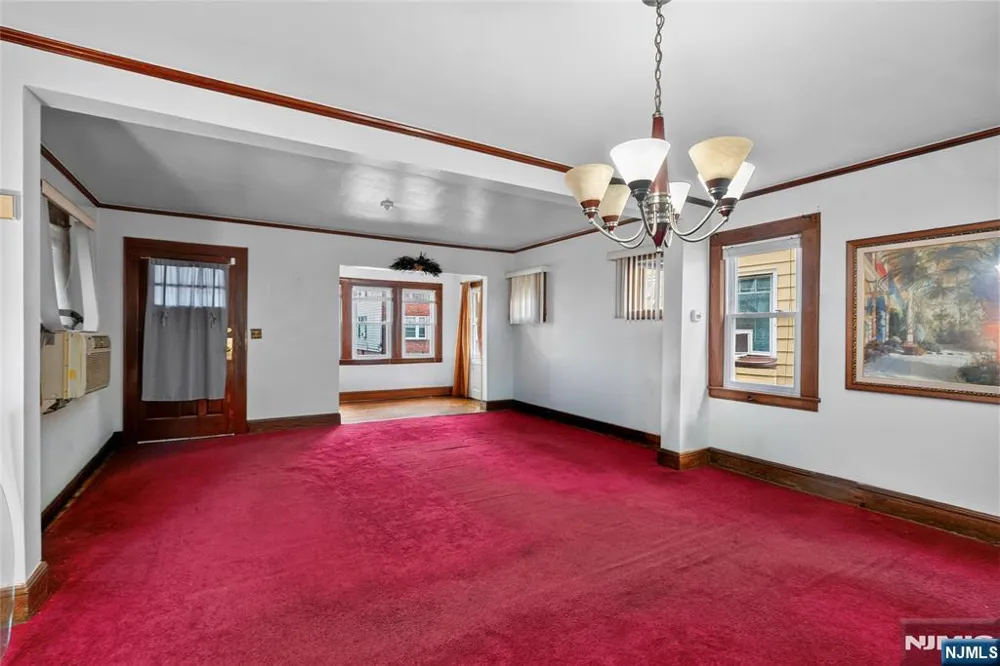 121 Schofield Newark, NJ 07106