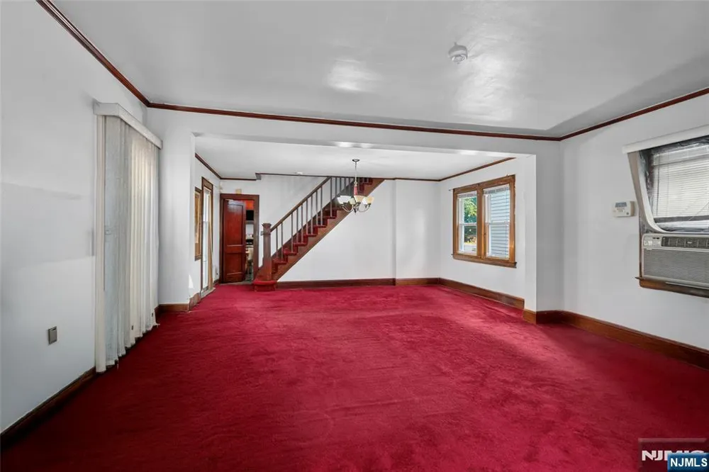 121 Schofield Newark, NJ 07106