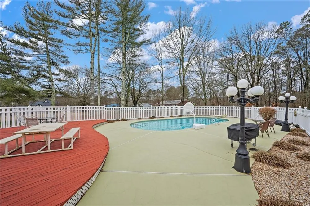 14605 Cogburn Road Alpharetta, GA 30004