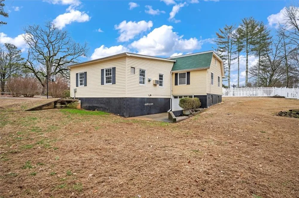14605 Cogburn Road Alpharetta, GA 30004