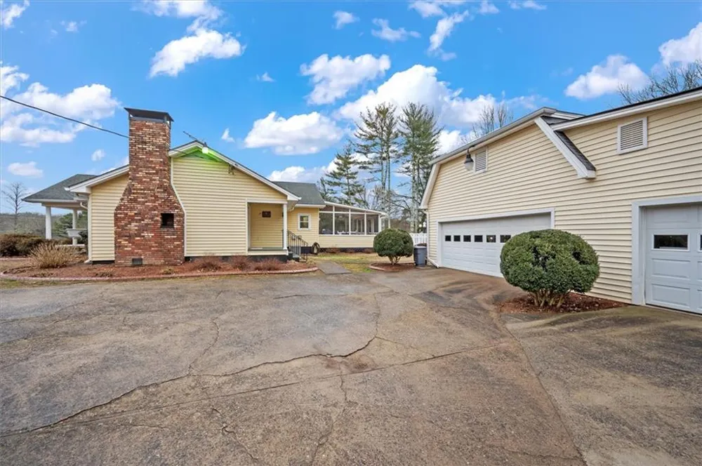 14605 Cogburn Road Alpharetta, GA 30004