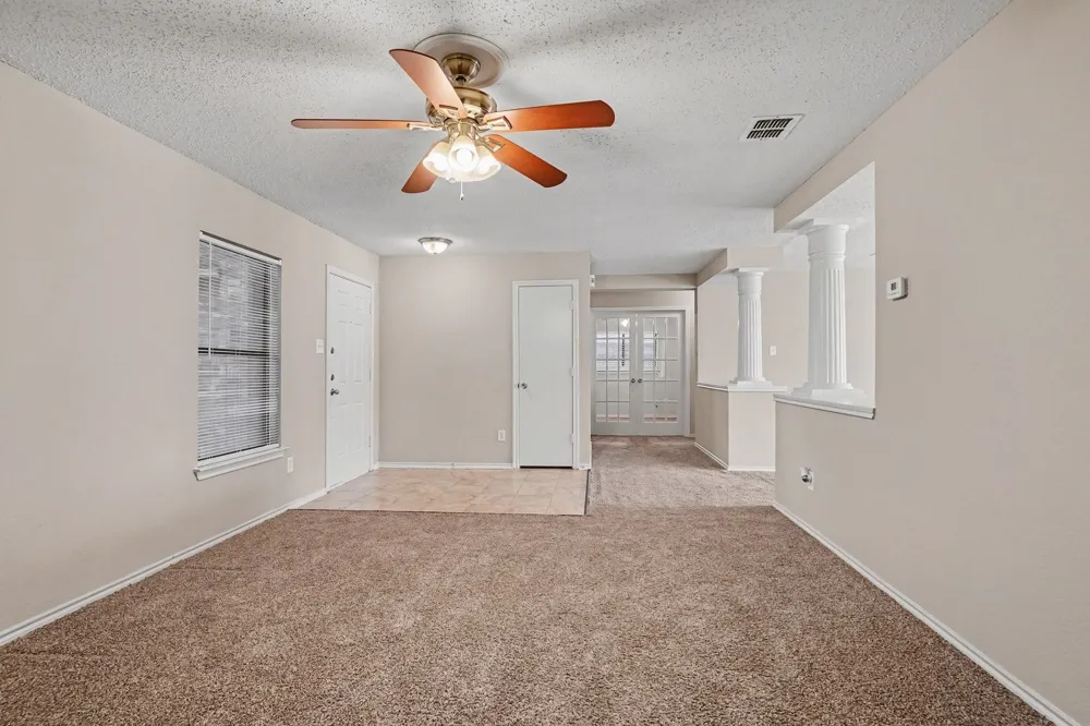 5233 Blue Circle Haltom City, TX 76137