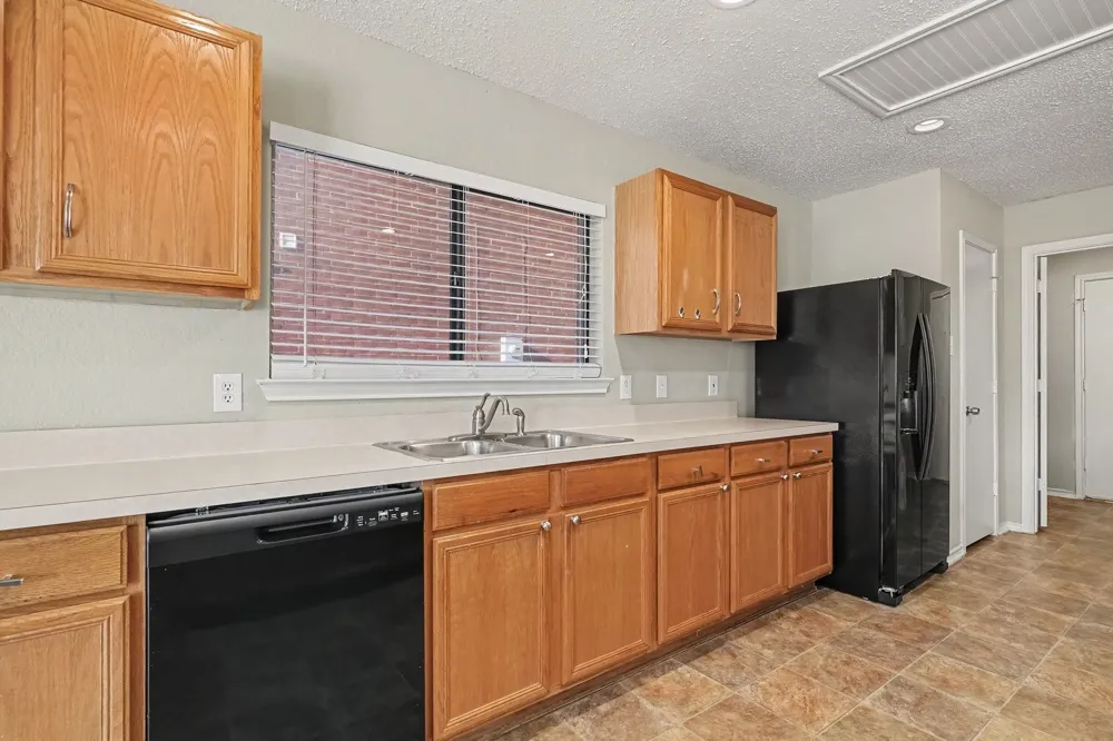 5233 Blue Circle Haltom City, TX 76137