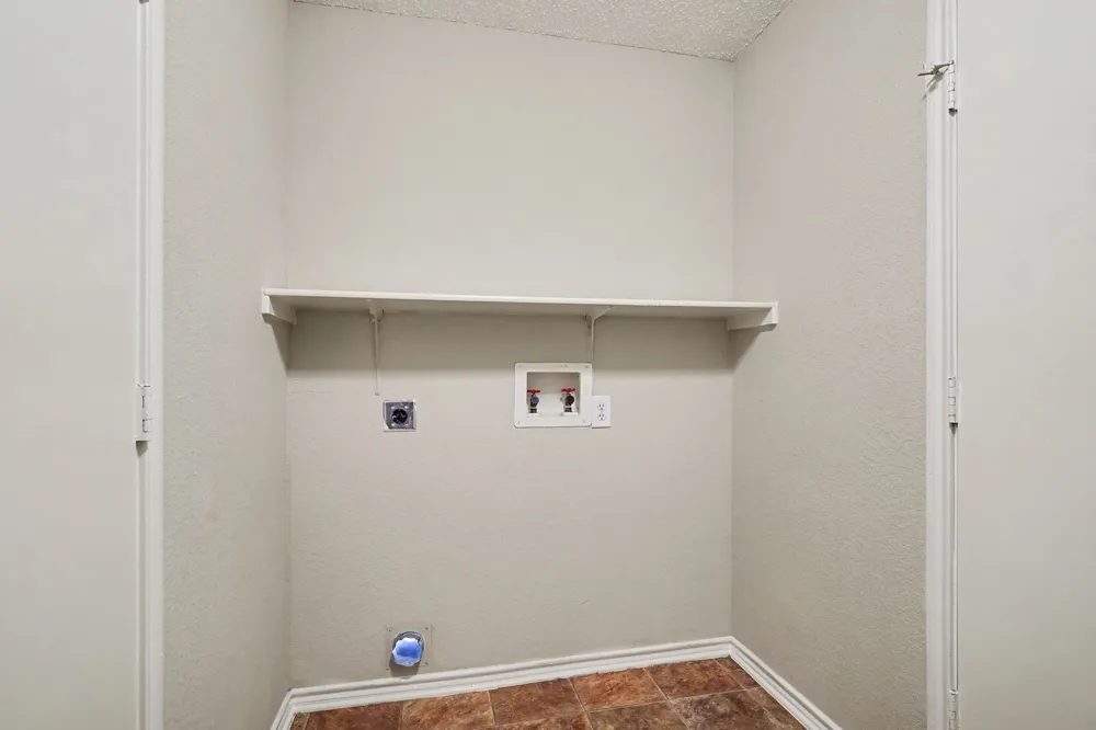 5233 Blue Circle Haltom City, TX 76137