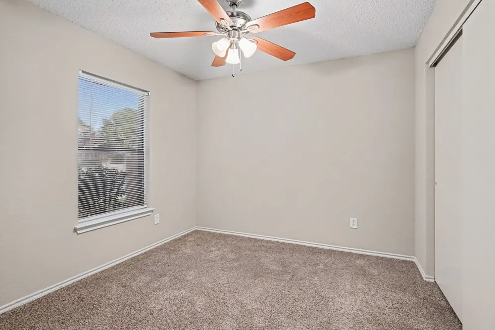 5233 Blue Circle Haltom City, TX 76137