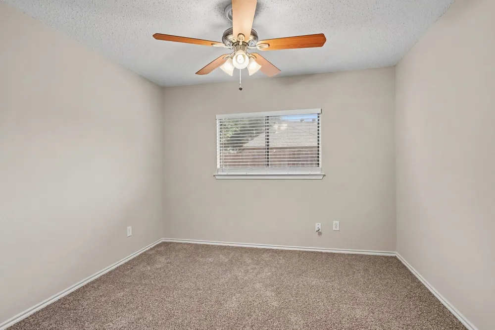 5233 Blue Circle Haltom City, TX 76137