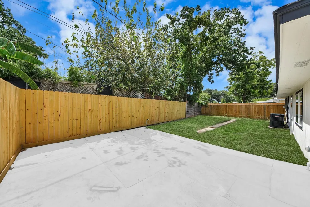 1503 Locklaine Drive Pasadena, TX 77502