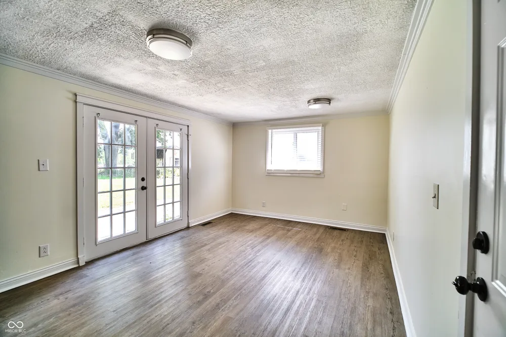 635 Lake View Drive Zionsville, IN 46077