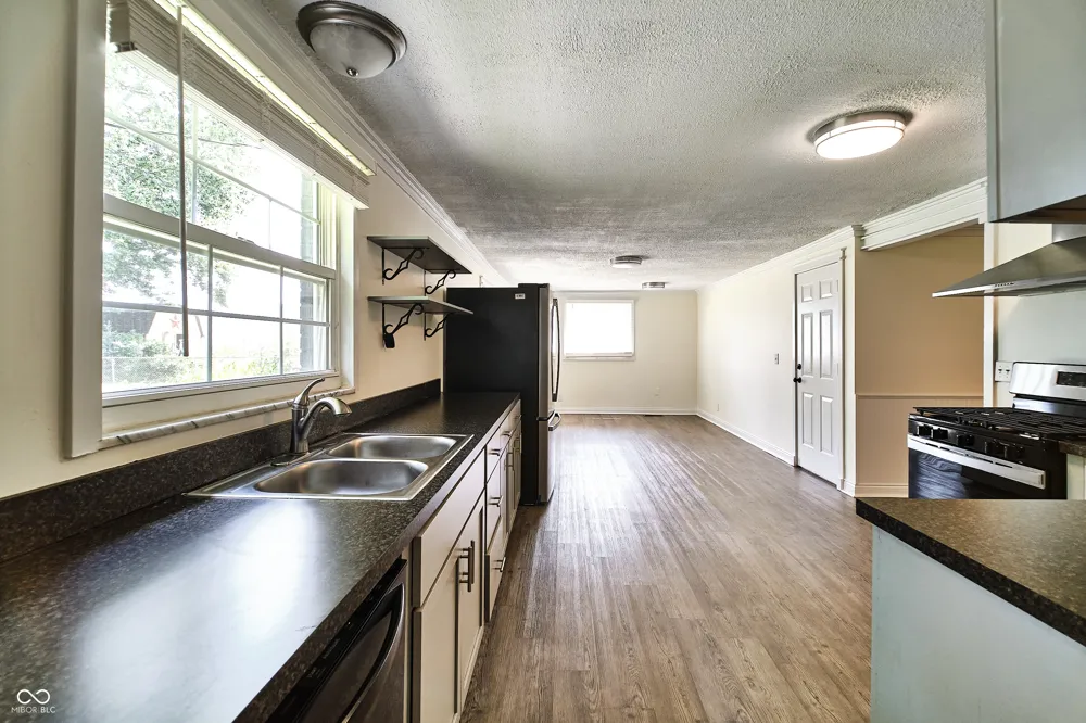 635 Lake View Drive Zionsville, IN 46077