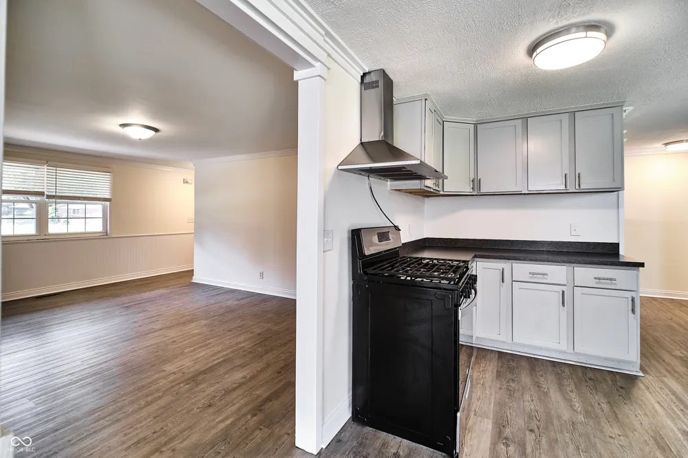 635 Lake View Drive Zionsville, IN 46077