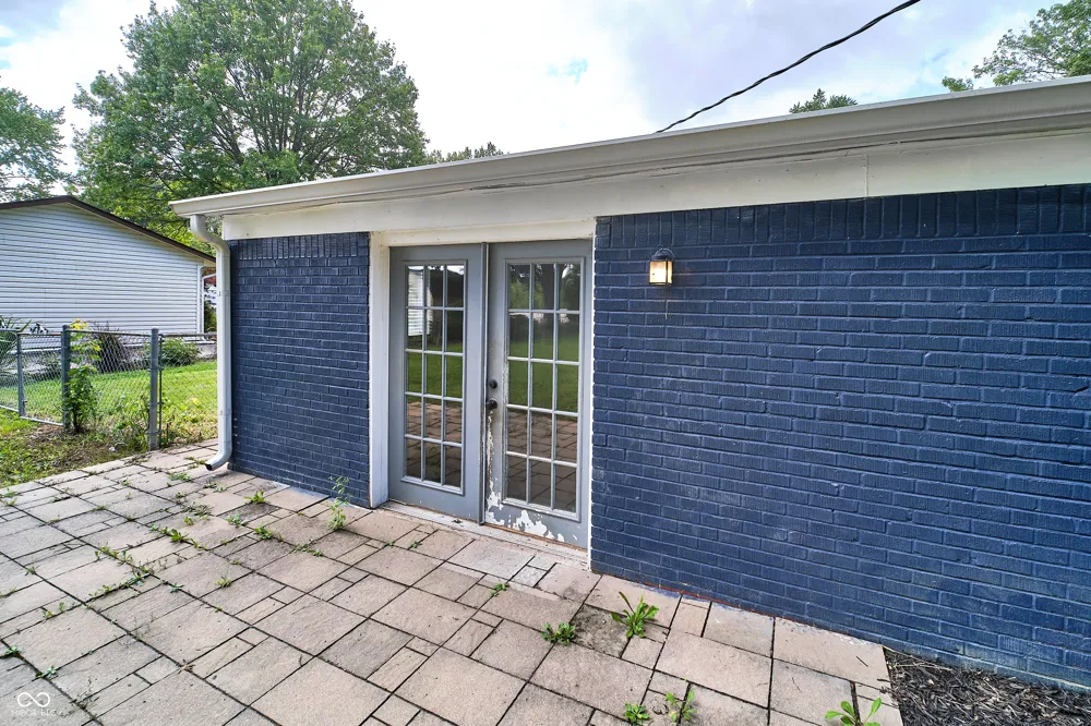 635 Lake View Drive Zionsville, IN 46077