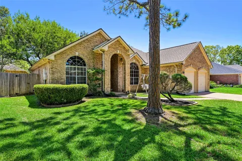 124 Crimson Bay Drive