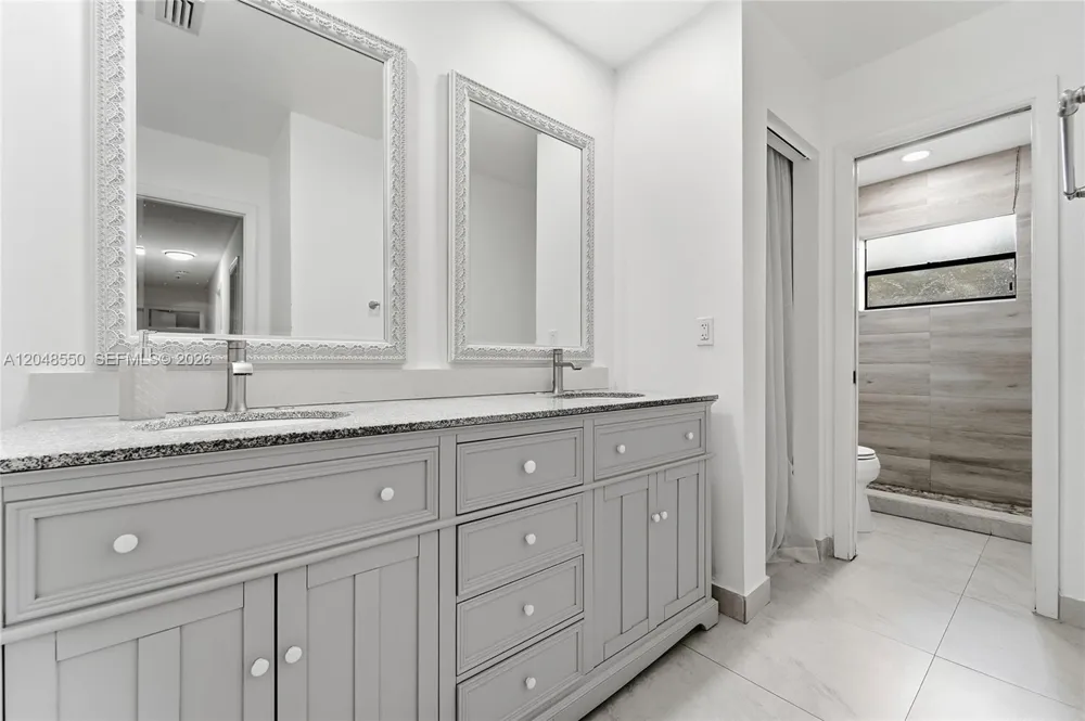 10623 NW 7th Pl Coral Springs, FL 33071