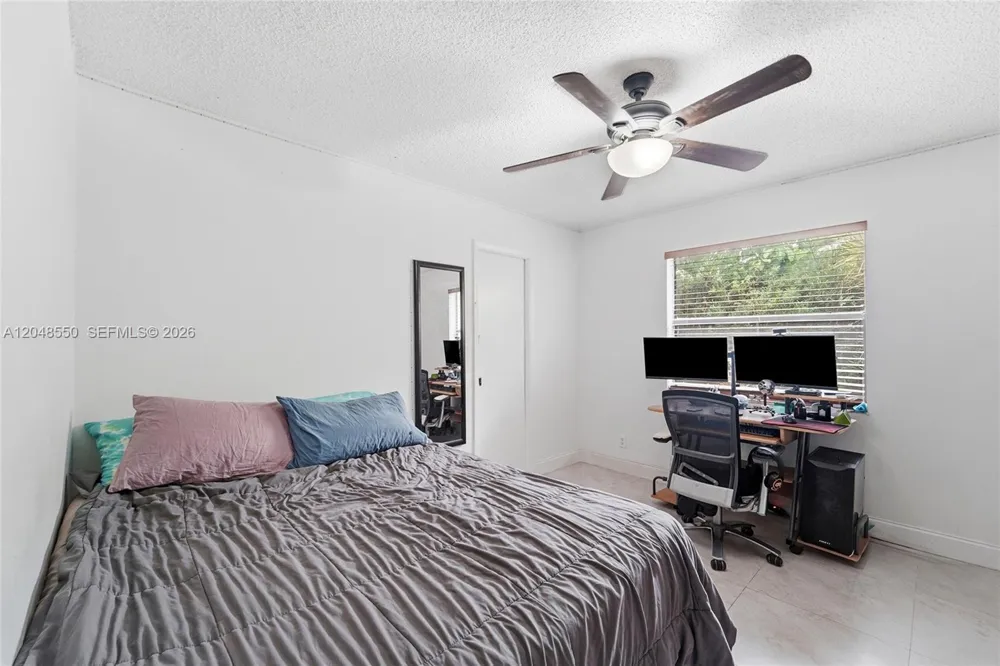 10623 NW 7th Pl Coral Springs, FL 33071