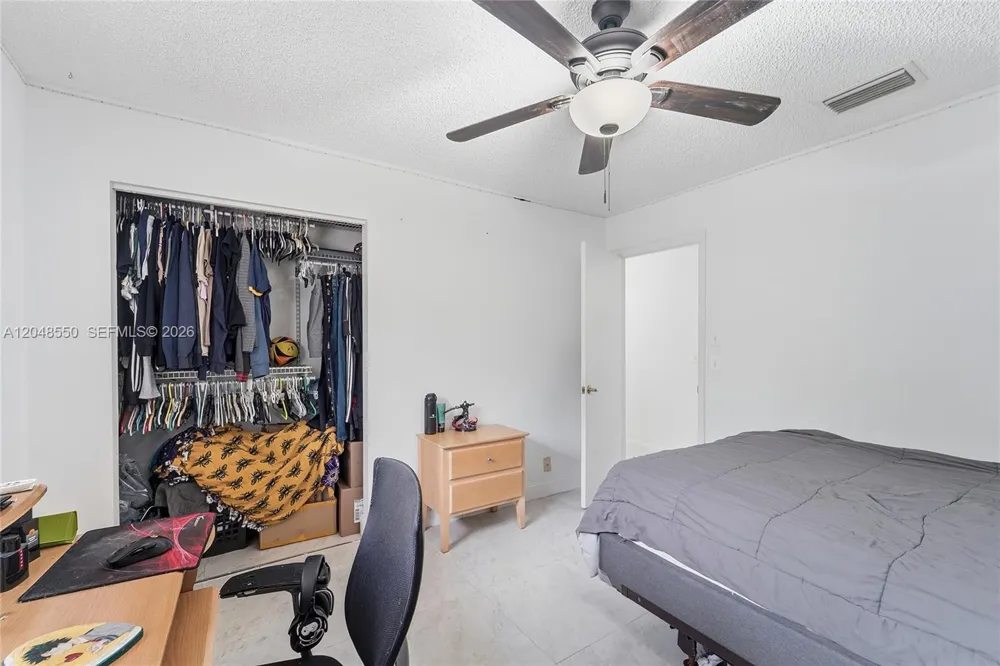10623 NW 7th Pl Coral Springs, FL 33071