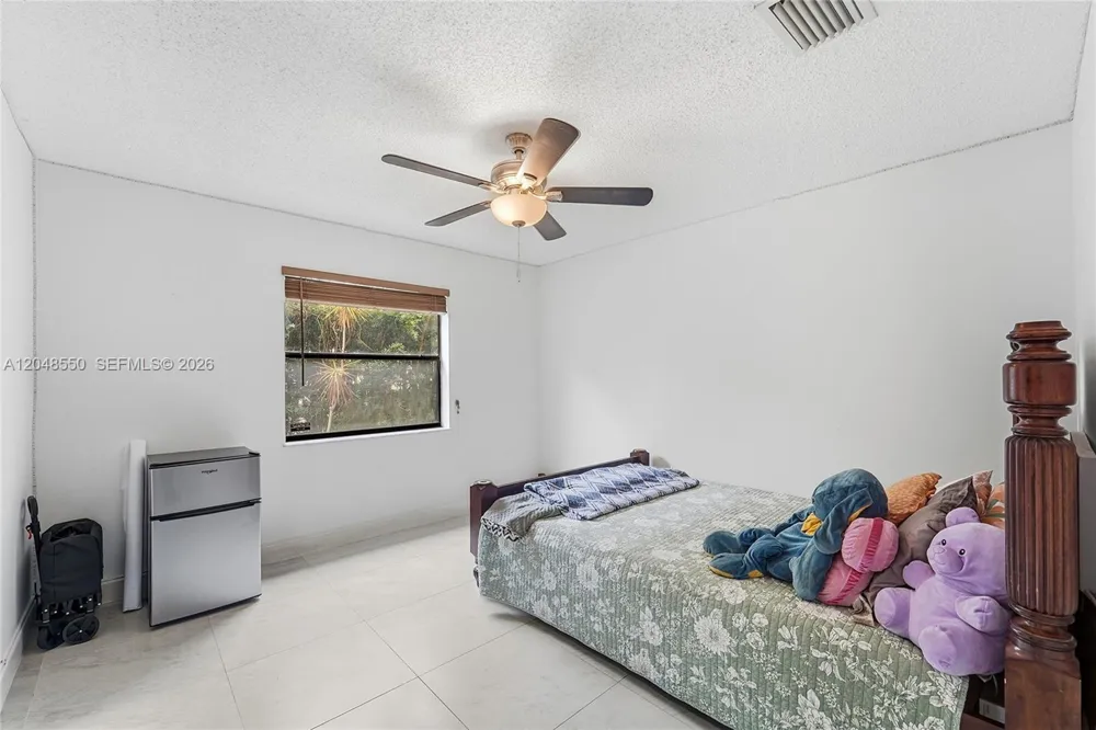 10623 NW 7th Pl Coral Springs, FL 33071