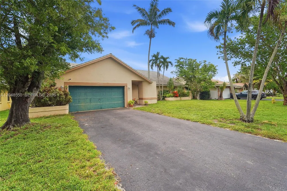 10623 NW 7th Pl Coral Springs, FL 33071